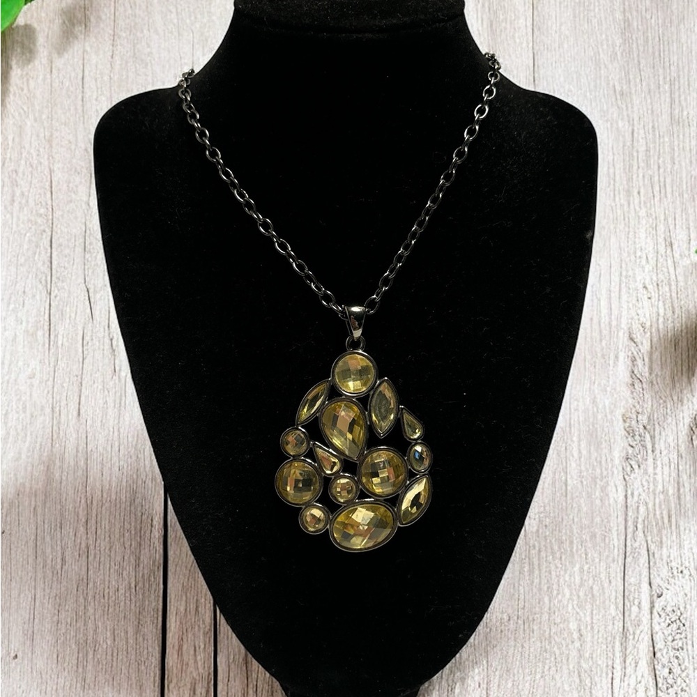 Lia Sophia Gunmetal Tone Pale Yellow ‘Rio’ Pendant Necklace 30”+3”